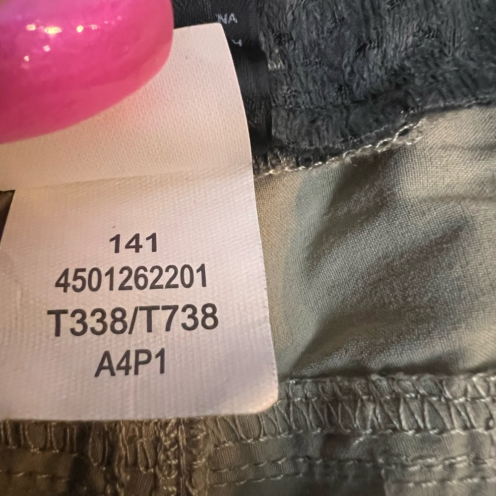 The North Face Women’s  khaki Shorts - Picture 10 of 13
